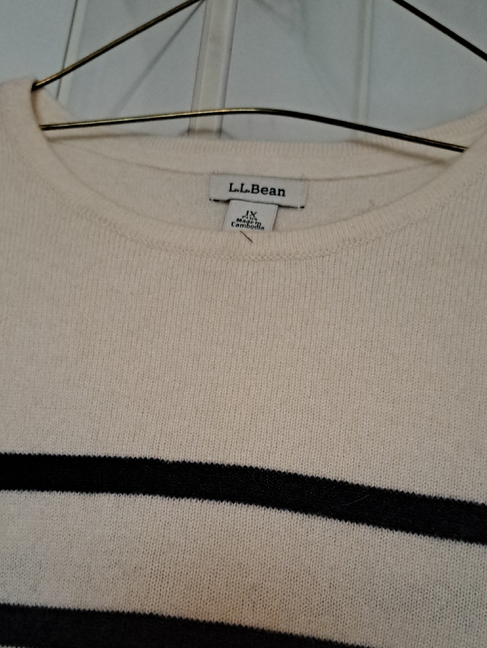 L.L. Bean Cashmere Sweater - Picture 2 of 4
